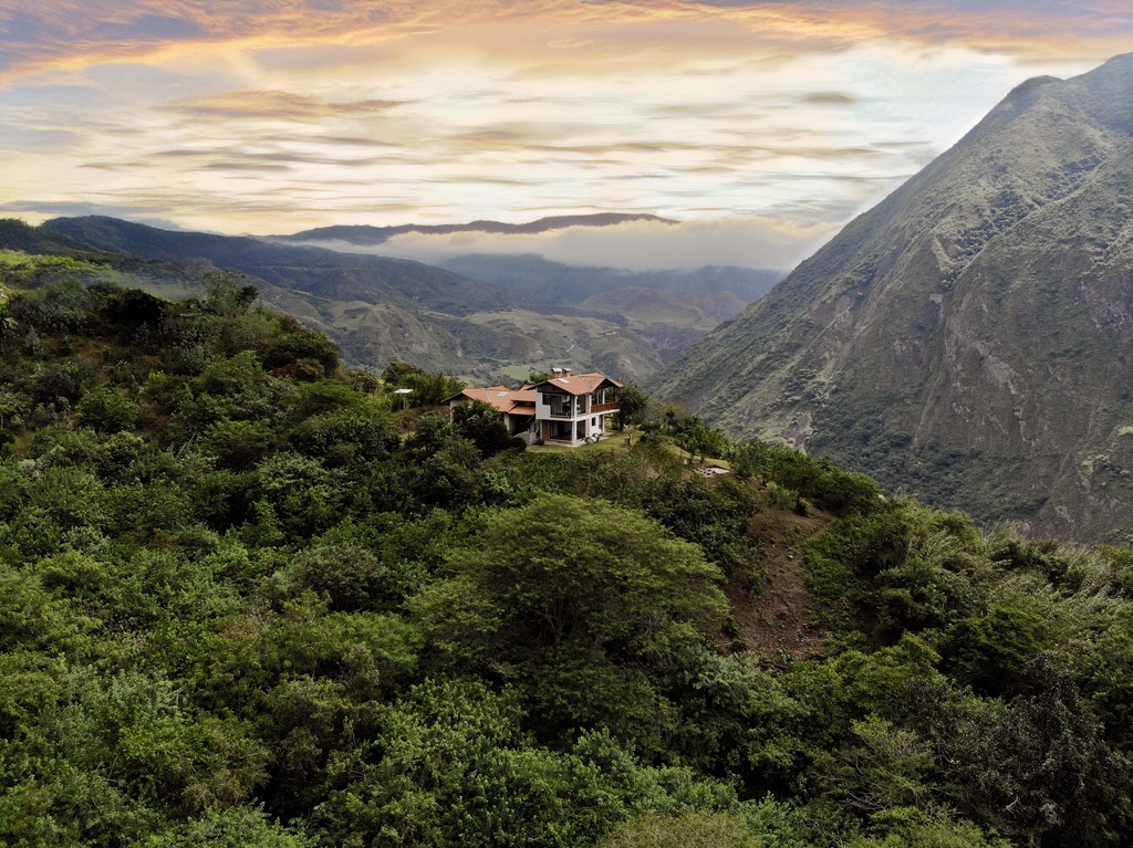The Cloud Forest Retreat amenities and shared spaces